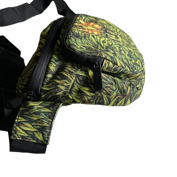 Emerald Harvest Chronic King Crossbody Bag Fanny Pack - Picture 8 of 13